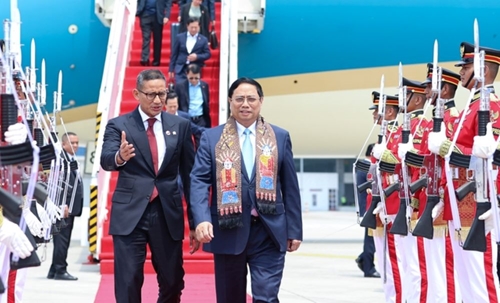 Thủ tướng Chính phủ Phạm Minh Chính tới Indonesia, bắt đầu chuyến công tác dự Hội nghị Cấp cao ASEAN lần thứ 43